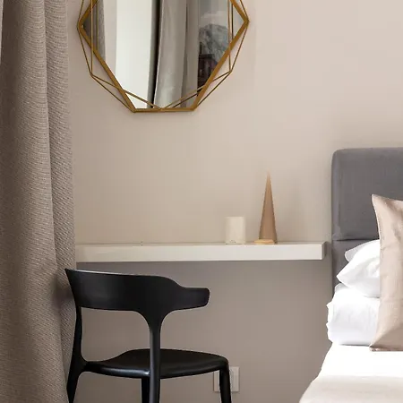 Cream & Beige Oasis - Studio For 2 - Kazimier Apartment